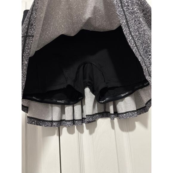 Lululemon Circuit Breaker Pleated Skort in Black and White Splatter Size 4 - Picture 5 of 8